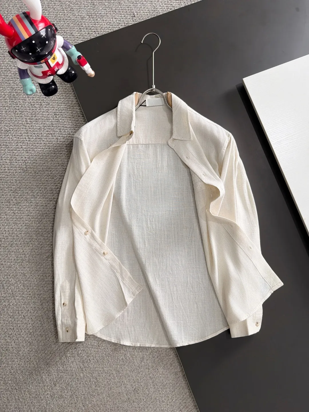 Next day shipping High Quality LP 2041 Fall/Winter New Arrival Men's Long T. Continuation of the Classic Lao Qianfeng casual long T. This polo shirt is made of original counter knitted cotton fabric and linen, with a timeless design that can transcend fashion trends. Classic style, the brand LOGO is three-dimensional and unique, making the whole thing more detailed. Fitted version, fabric, comfortable, skin-friendly, breathable, very practical for daily commuting and leisure. Highly recommended. Size: M-3XL. Please state your height and weight when placing an order.